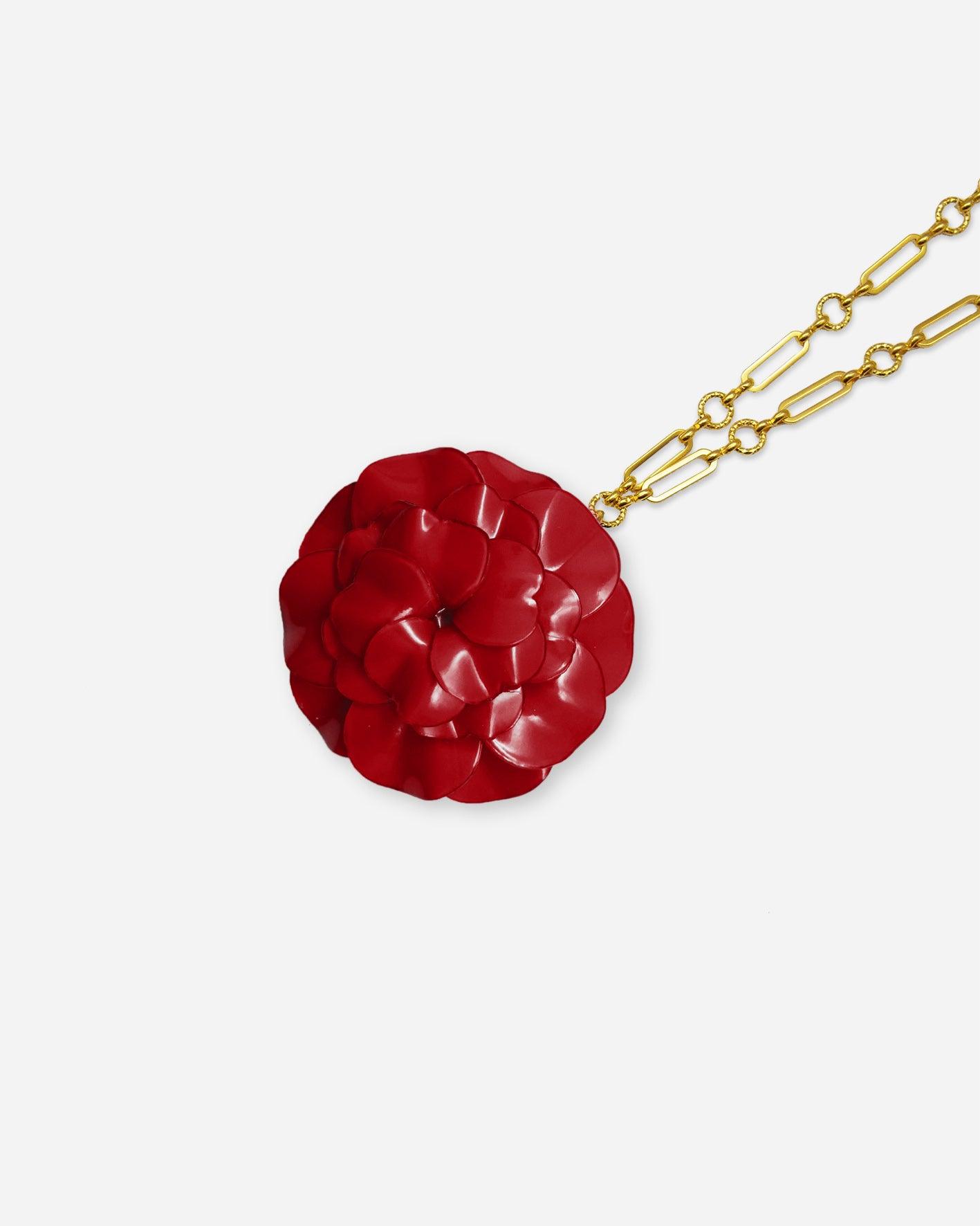 Grand pendentif rouge tendance avec la chaine