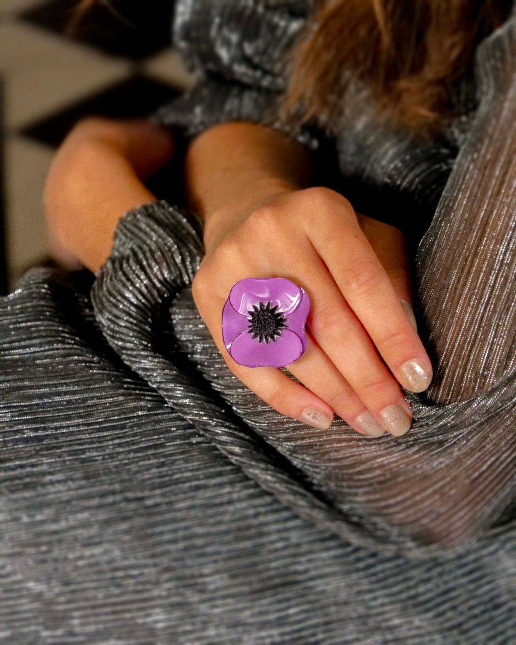 all-groups Bijoux tendance : bague violette au design unique