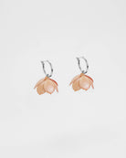 Boucles d’oreilles fantaisie avec motif floral délicat rose pastel