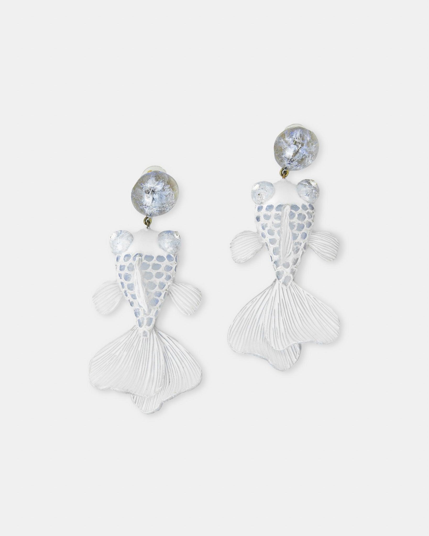 Boucles d'oreilles poisson koi élégance japonaise couleur blanche 