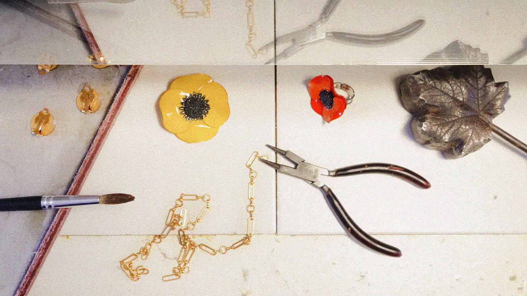 Bijoux faits main à l'atelier rennais de Ciléa Bijoux