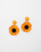 Petites boucles d'oreilles longues du modèle Anémone couleur orange