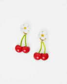 Boucles d'oreilles pendantes cerises rouges avec fleurs blanches