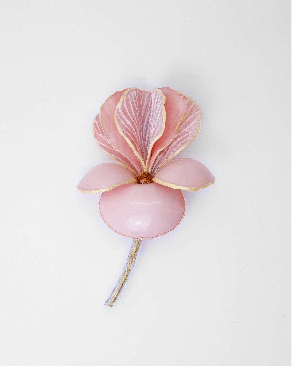 Broche brillante effet satin de couleur rose