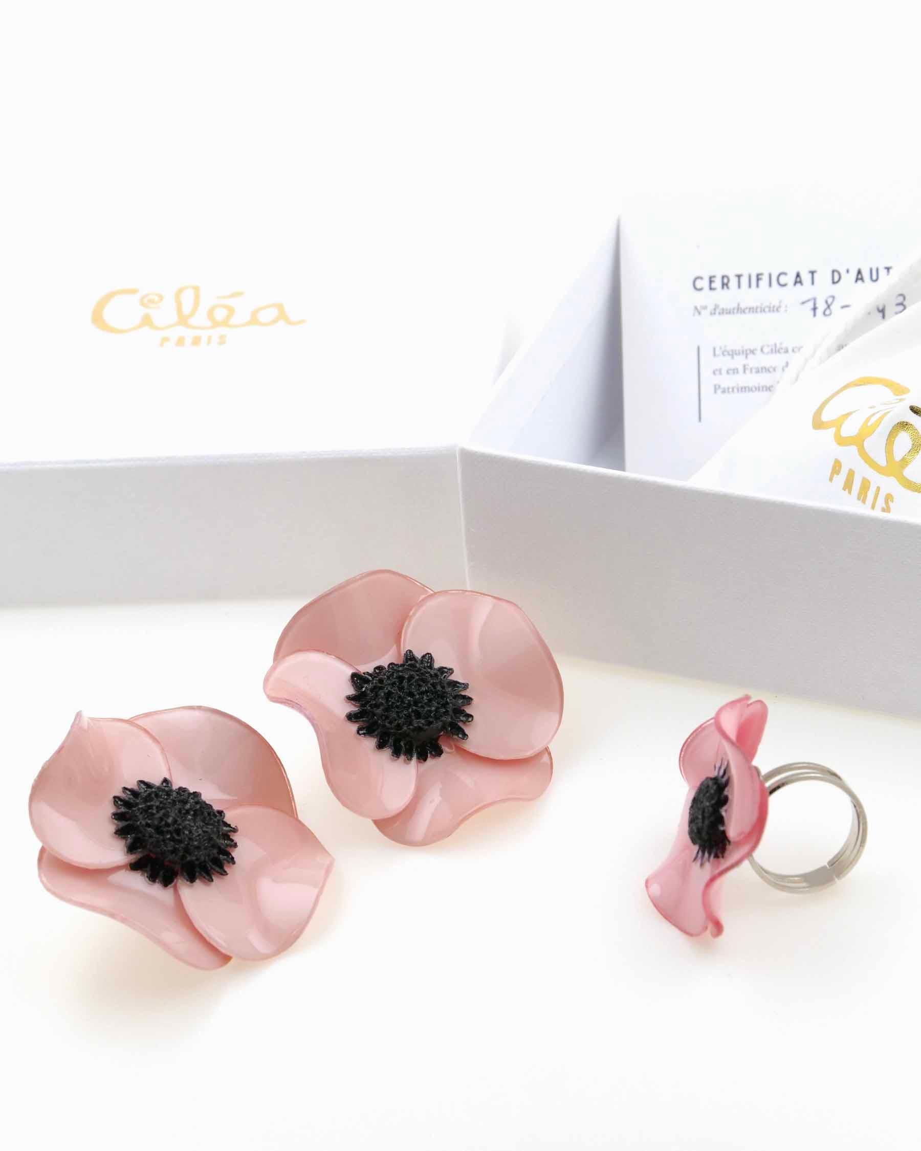 Coffret cadeau anemone composé d'une petite bague et de grandes boucles d'oreilles Anémone