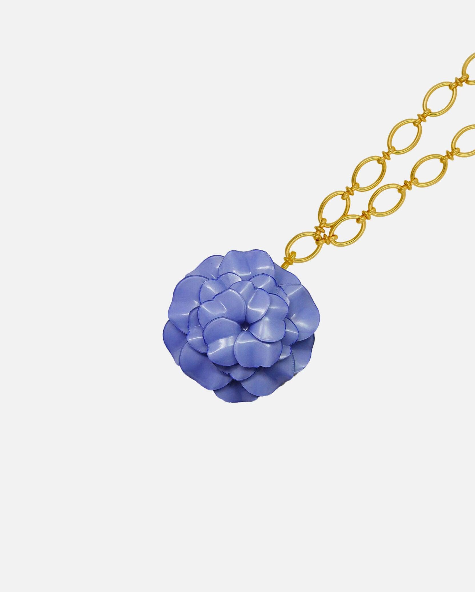 Pendentif geranium grosse chaine maille bleuet 