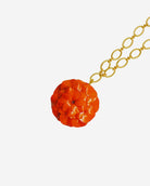 collier pendentif orange geranium avec chaine maille