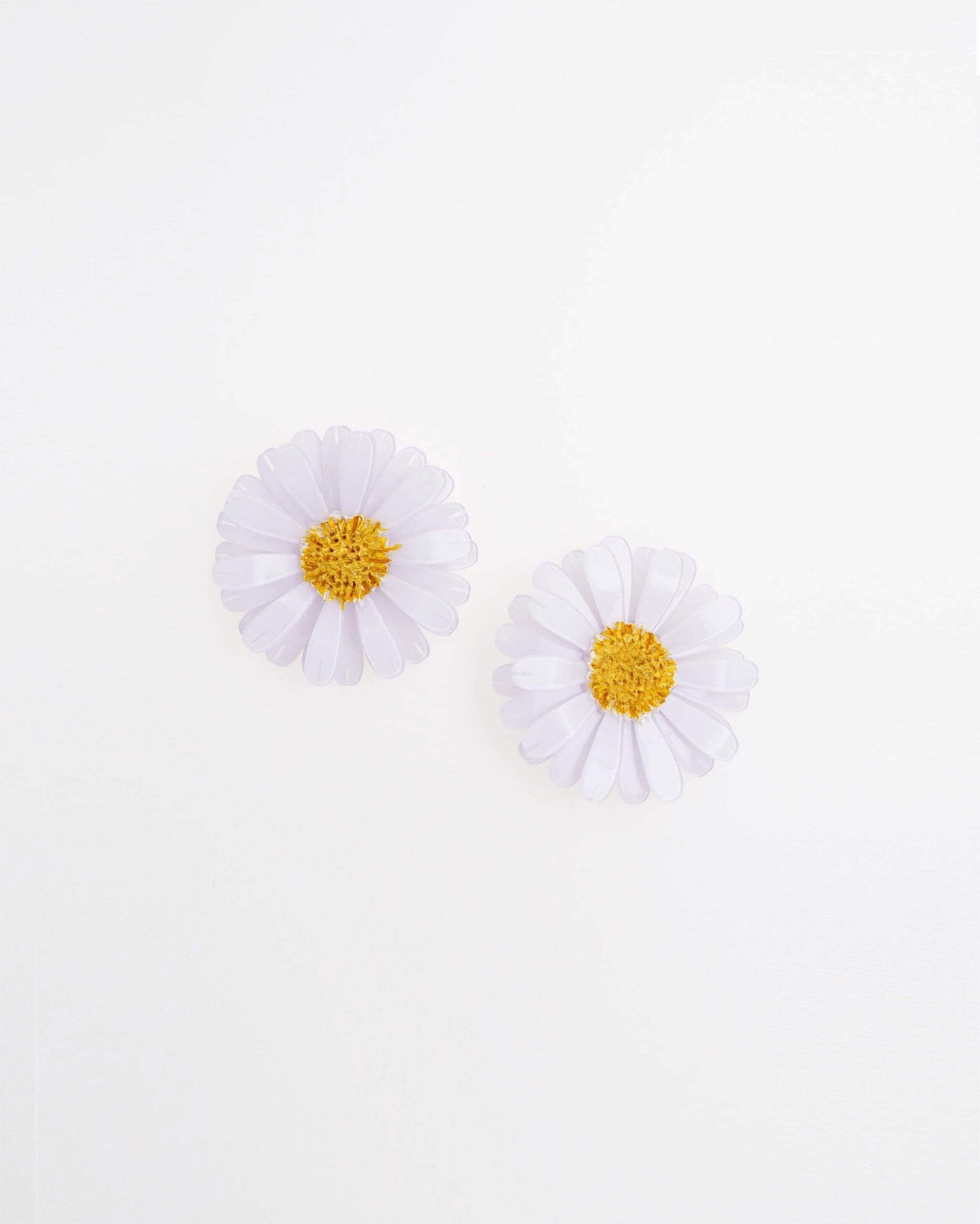 grandes boucles d'oreilles marguerite blanches et jaunes all-groups