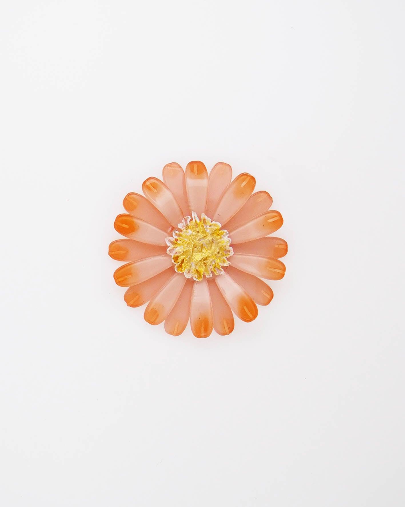 broche daisy en forme de marguerite colorée en corail