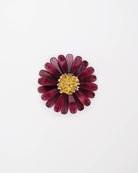 broche en fleur marguerite couleur framboise 