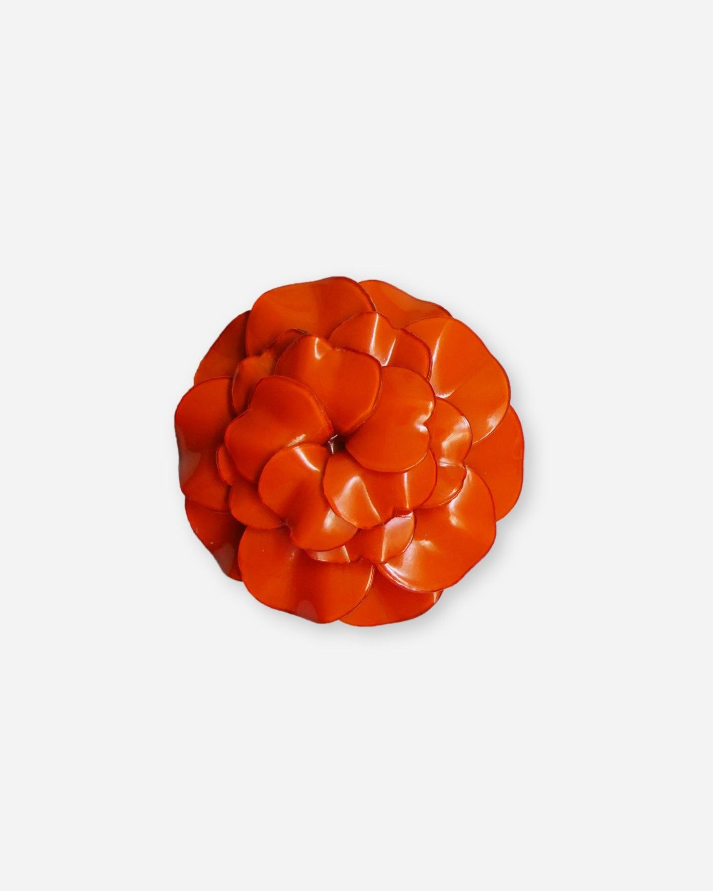 Grande broche geranium de couleur orange 