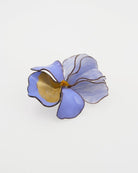 petite broche yvette originale de couleur bleuet all-groups