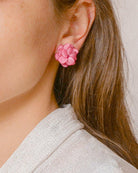 all-groups Boucles d’oreilles clous en résine rose, design inspiré de la nature