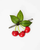 Broche napoléon composée de 3 cerises avec branche et feuilles 