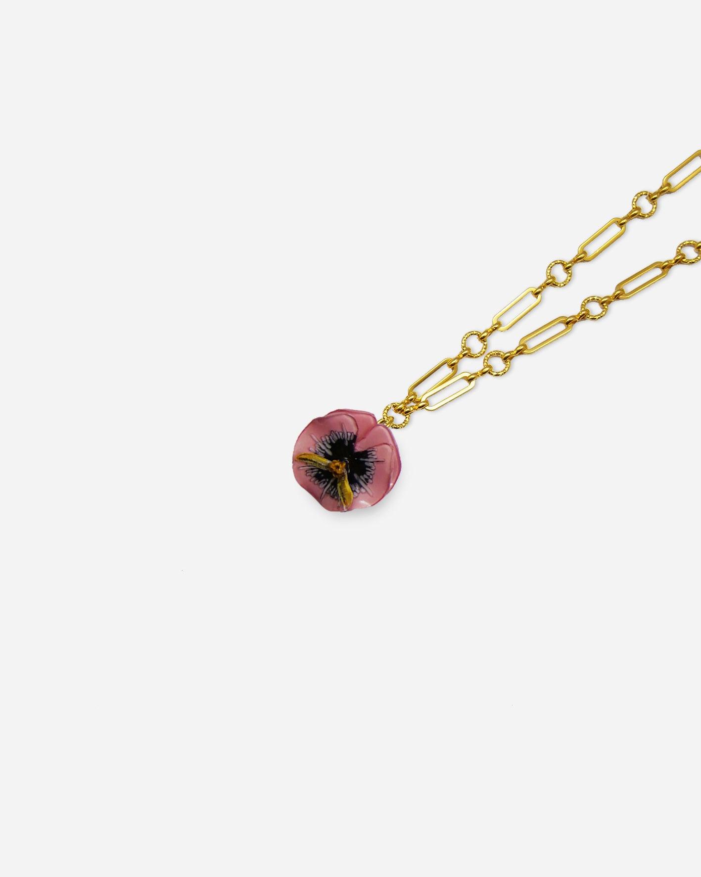 Pendentif fleur rose avec chaine dorée