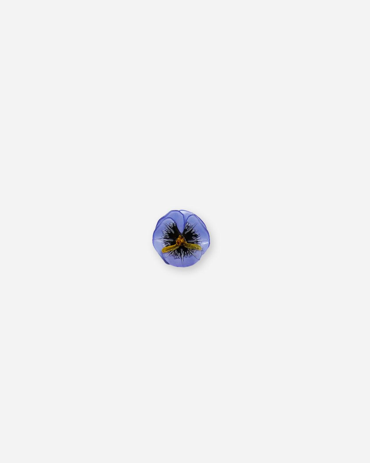 Petit pin's broche bleu fleur pensée